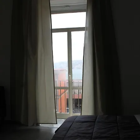 Oda ve Kahvaltı Ama Napoli